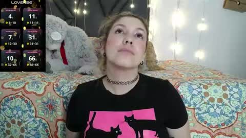 Snapshot of sanyaseraphine0 chatting on 06-11-26, 12:32 sanyaseraphine0 online show from 06-11-26, 12:32