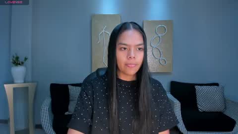Snapshot of saphirajames chatting on 06-17-26, 06:09 Saphira James online show from 06-17-26, 06:09