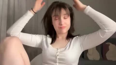 Snapshot of saphirree chatting on 01-11-26, 10:59 Anny online show from 01-11-26, 10:59