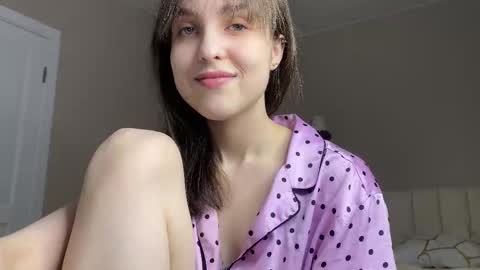 Snapshot of saphirree chatting on 02-10-26, 09:30 Anny online show from 02-10-26, 09:30