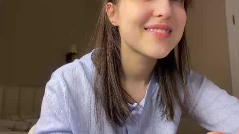 Snapshot of saphirree chatting on 02-13-26, 10:28 Anny online show from 02-13-26, 10:28