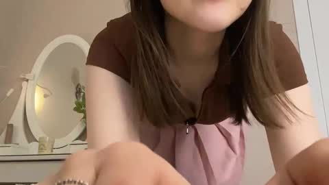 Snapshot of saphirree chatting on 02-15-26, 07:51 Anny online show from 02-15-26, 07:51