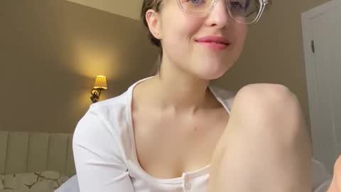 Snapshot of saphirree chatting on 02-21-26, 09:16 Anny online show from 02-21-26, 09:16