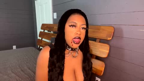 Snapshot of sapiosuccubust chatting on 10-08-25, 09:23 Sapio online show from 10-08-25, 09:23