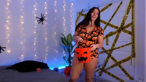 Snapshot of sapphir3xoxo chatting on 10-23-25, 11:03 sapphir3xoxo online show from 10-23-25, 11:03