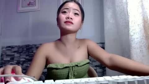 Snapshot of sapphire_amora chatting on 10-21-25, 03:13 sapphire_amora online show from 10-21-25, 03:13