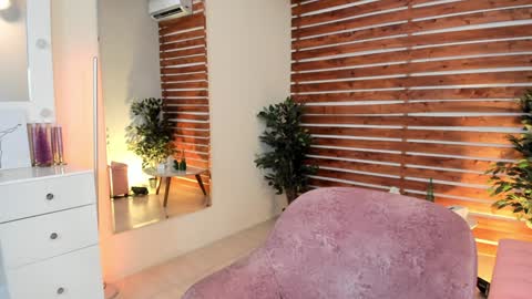 Snapshot of sapphire_venus chatting on 01-15-25, 10:02 Valerin online show from 01-15-25, 10:02