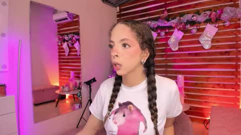 Snapshot of sapphire_venus chatting on 12-14-25, 12:05 Valerin online show from 12-14-25, 12:05