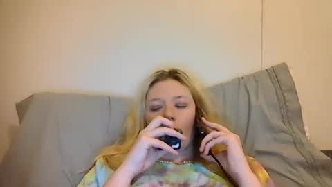 Snapshot of sara9920 chatting on 04-03-26, 07:12 sara9920 online show from 04-03-26, 07:12