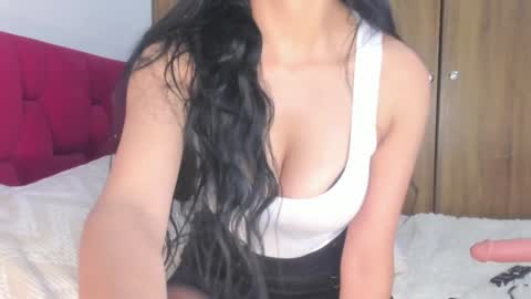 Snapshot of sara_699 chatting on 01-16-25, 02:51 Sara online show from 01-16-25, 02:51