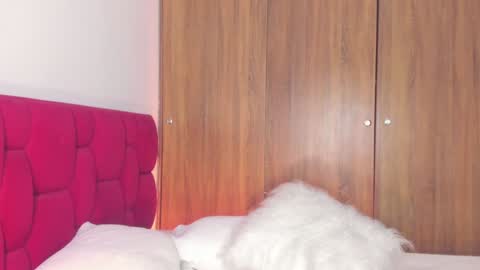 Snapshot of sara_699 chatting on 02-05-25, 03:31 Sara online show from 02-05-25, 03:31