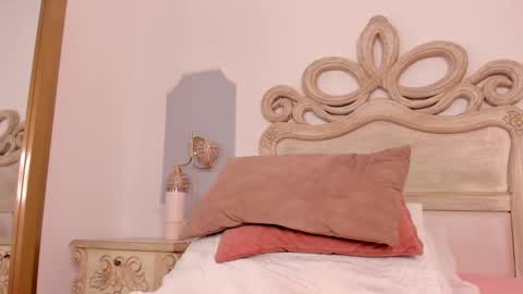 Sara online show from 09-24-25, 03:54