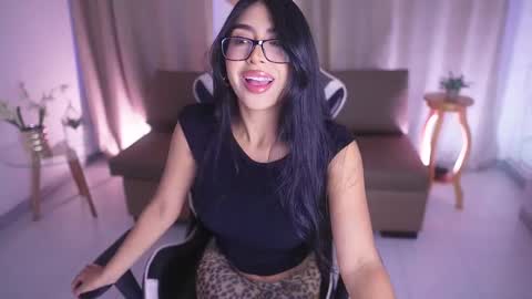 Sara  online show from 03-11-25, 12:39