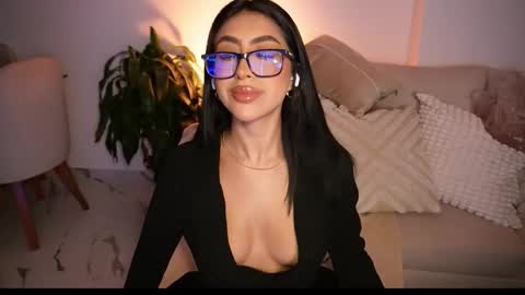 Sara  online show from 11-15-25, 03:37