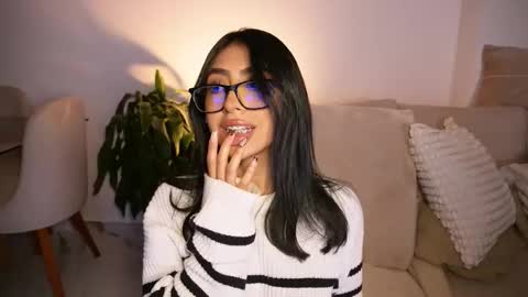 Sara  online show from 11-23-25, 04:01