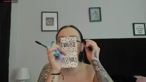 Snapshot of sara_b11 chatting on 06-27-26, 06:02 sara_b11 online show from 06-27-26, 06:02