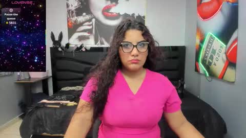 Snapshot of sara_bdsm chatting on 12-21-25, 01:40 sara_bdsm online show from 12-21-25, 01:40