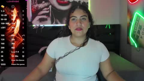 Snapshot of sara_bdsm chatting on 02-12-26, 02:17 sara_bdsm online show from 02-12-26, 02:17