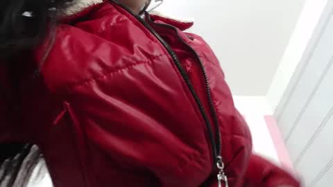 Snapshot of sara_caplerx chatting on 09-17-25, 12:18 sarita online show from 09-17-25, 12:18