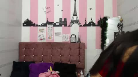 Snapshot of sara_caplerx chatting on 09-27-25, 01:27 sarita online show from 09-27-25, 01:27