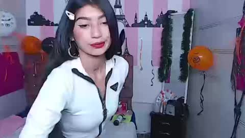 Snapshot of sara_caplerx chatting on 10-17-25, 01:46 sarita online show from 10-17-25, 01:46