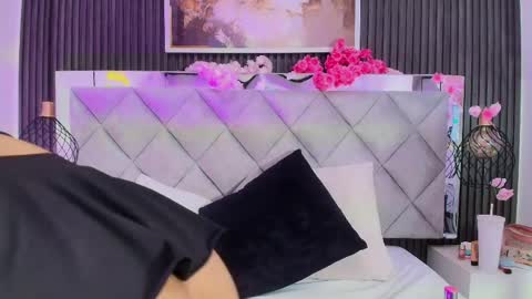 SARA online show from 05-24-26, 01:21
