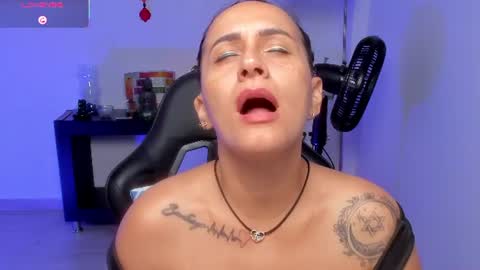 Snapshot of sara_charmy chatting on 06-19-26, 11:25 online show from 06-19-26, 11:25