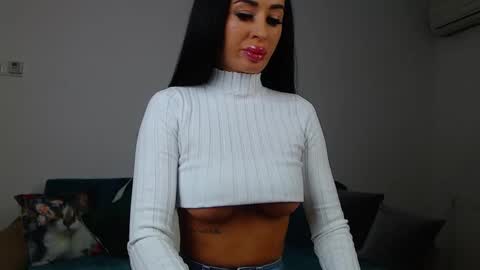 Im Sara I am happy to be here  online show from 02-13-25, 07:03