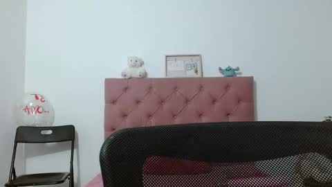 Sara online show from 12-17-25, 01:22