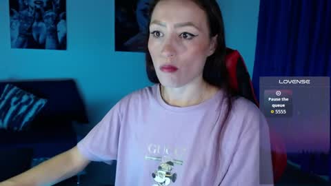 Sara online show from 04-15-26, 04:08