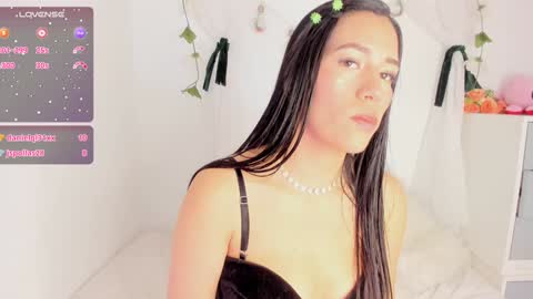 Snapshot of sara_kurt chatting on 01-25-25, 05:08 Sara online show from 01-25-25, 05:08