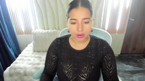 sarah  LIZCANO....... online show from 04-10-26, 10:31