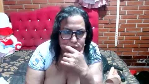 Snapshot of sara_love43 chatting on 05-31-26, 06:53 Sara love online show from 05-31-26, 06:53