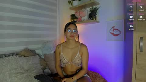 Snapshot of sara_madrid_ chatting on 04-27-26, 02:04 online show from 04-27-26, 02:04