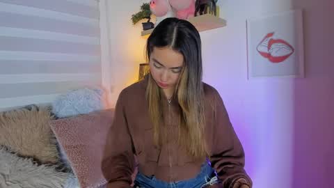 Snapshot of sara_madrid_ chatting on 05-03-26, 12:11 online show from 05-03-26, 12:11