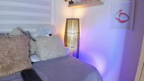 Snapshot of sara_madrid_ chatting on 05-08-26, 11:48 online show from 05-08-26, 11:48