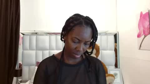 Snapshot of sara_marks chatting on 07-21-26, 11:01 S A R A online show from 07-21-26, 11:01