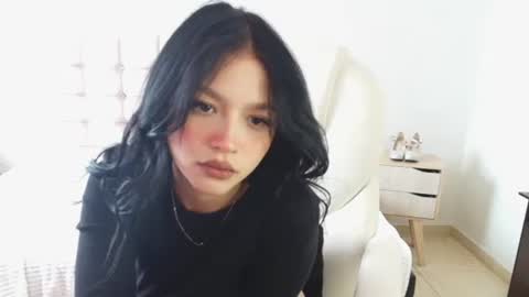 Sara online show from 10-12-25, 01:32