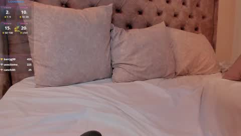 Sara Montes  online show from 12-17-24, 08:21