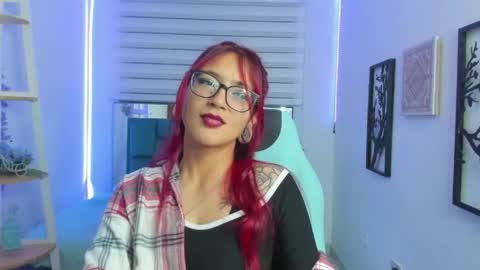 Snapshot of sara_red_x chatting on 06-08-26, 03:18 sara_red_x online show from 06-08-26, 03:18