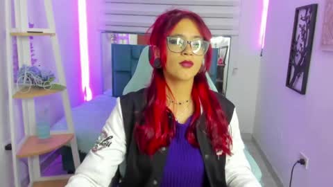 Snapshot of sara_red_x chatting on 06-10-26, 03:18 sara_red_x online show from 06-10-26, 03:18