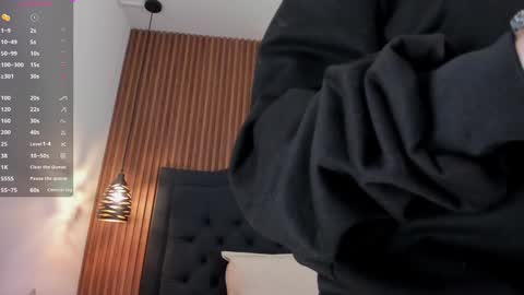 Snapshot of sara_stone17 chatting on 12-28-24, 10:36  -  online show from 12-28-24, 10:36