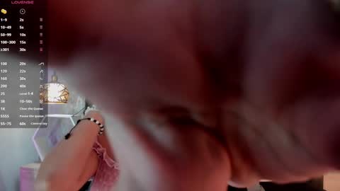 Snapshot of sara_stone17 chatting on 01-20-25, 12:28  -  online show from 01-20-25, 12:28