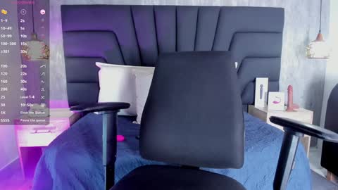 Snapshot of sara_stone17 chatting on 02-03-25, 05:24  -  online show from 02-03-25, 05:24