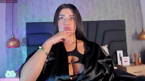 Snapshot of sara_stone17 chatting on 02-04-25, 02:32  -  online show from 02-04-25, 02:32