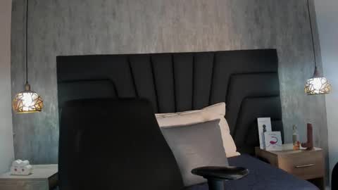 Snapshot of sara_stone17 chatting on 02-14-25, 05:36  -  online show from 02-14-25, 05:36