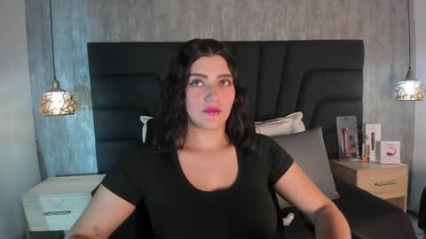 Snapshot of sara_stone17 chatting on 02-25-25, 11:30  -  online show from 02-25-25, 11:30