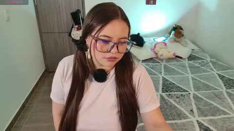 Snapshot of sara_tayylor chatting on 07-08-26, 03:11 online show from 07-08-26, 03:11