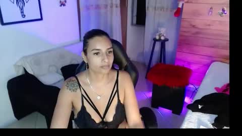 Snapshot of sara_thompson01 chatting on 03-05-26, 05:36 SARA online show from 03-05-26, 05:36