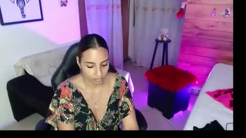 Snapshot of sara_thompson01 chatting on 03-06-26, 04:53 SARA online show from 03-06-26, 04:53